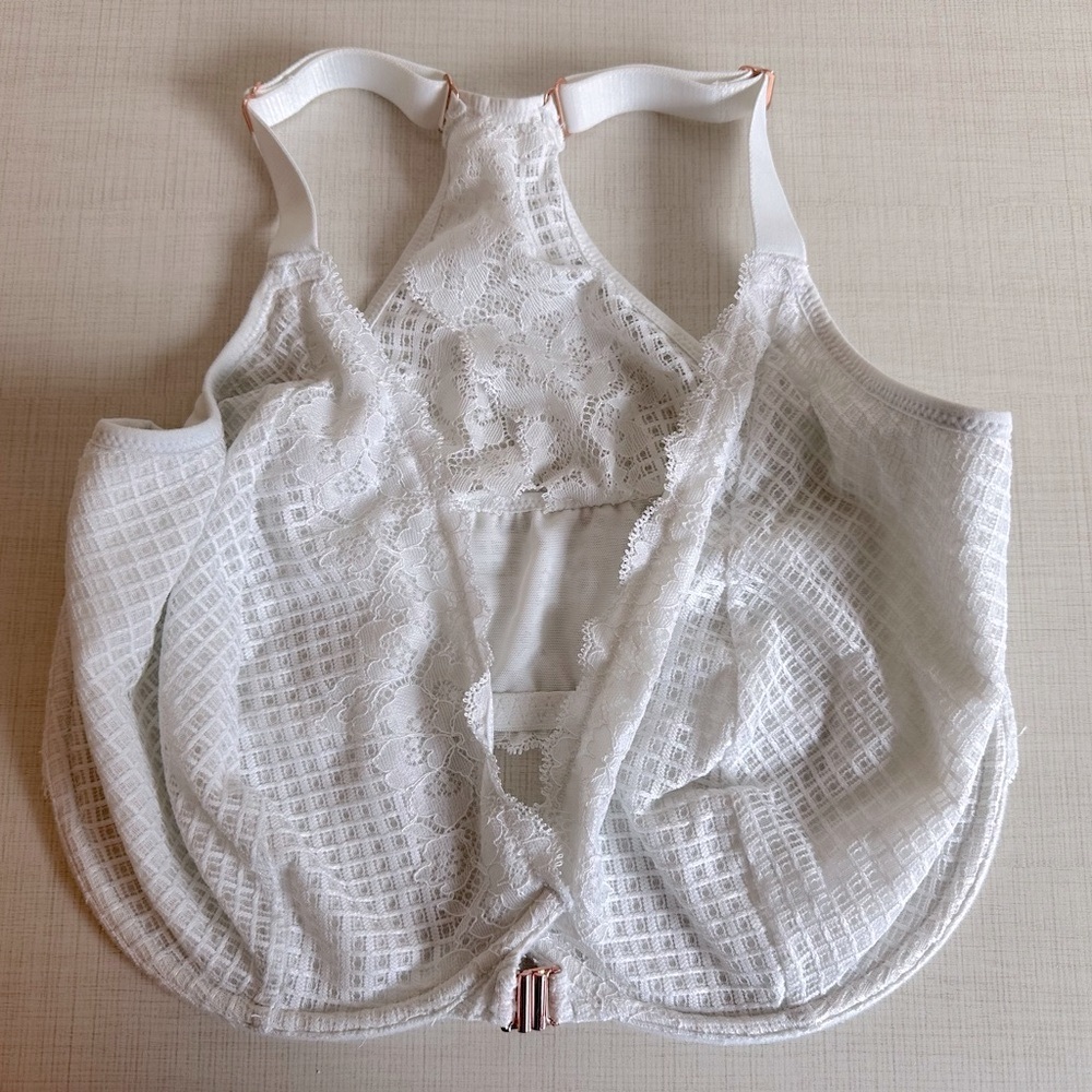 Bravissimo Claudia Bra with front clasp and racerback in white, UK 34H/US 34K